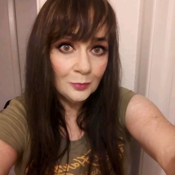 Meet your Posher, Jane - Picture 1 of 2